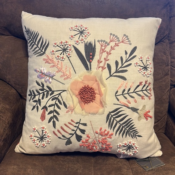 Lacourte Kuro Cotton 20" x 20"Decorative Pillow- Duck feathers & Embelli… - Picture 2 of 12